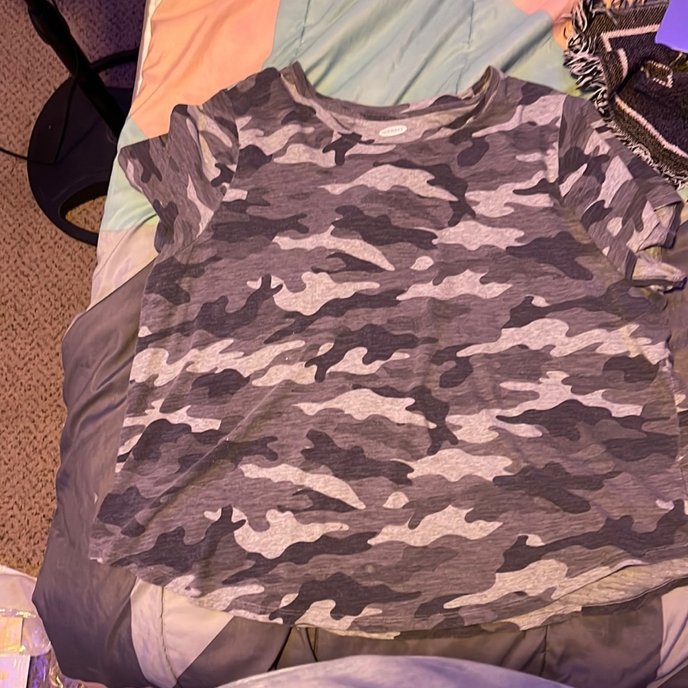 old navy shirt